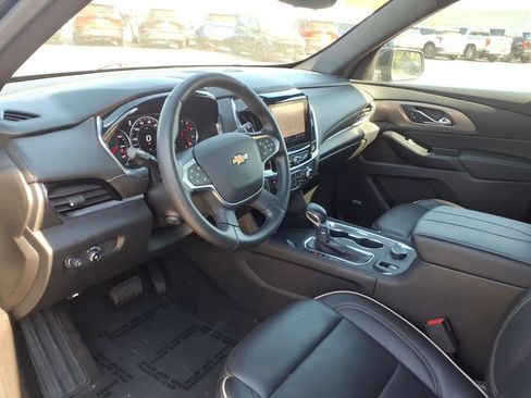 Used 2023 Chevrolet Traverse Premier AWD/4WD image 13