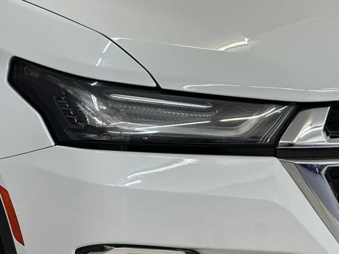 Used 2022 Chevrolet Traverse LS image 11