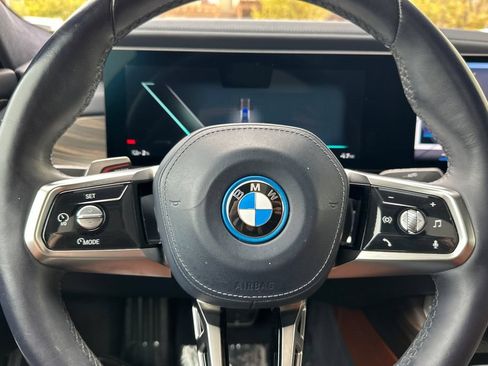 Used 2023 BMW i7 xDrive60 AWD/4WD image 26