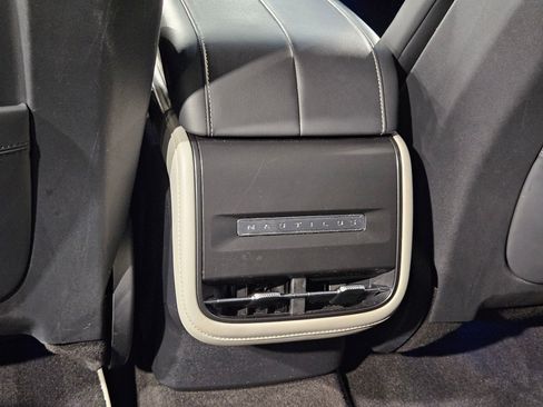 Used 2024 Lincoln Nautilus Reserve image 35