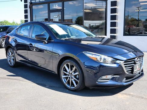 Used 2018 MAZDA MAZDA3 Touring FWD image 4