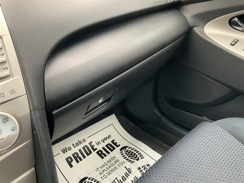 Used 2010 Toyota Camry image 31