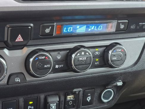 Used 2019 Toyota Tacoma TRD Off-Road w/ TRD Premium Off Road Package image 18