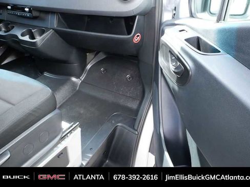 Used 2024 Mercedes-Benz Sprinter 2500 image 21