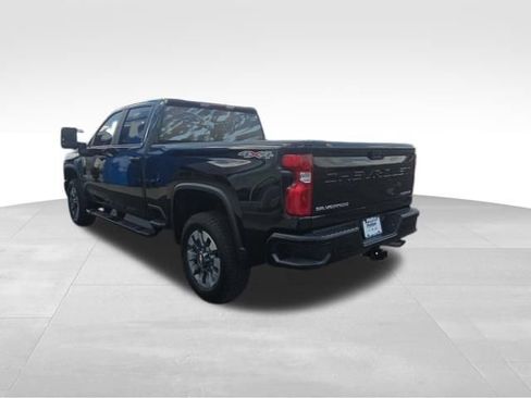 Used 2024 Chevrolet Silverado 2500 Custom w/ Custom Value Package AWD/4WD image 5