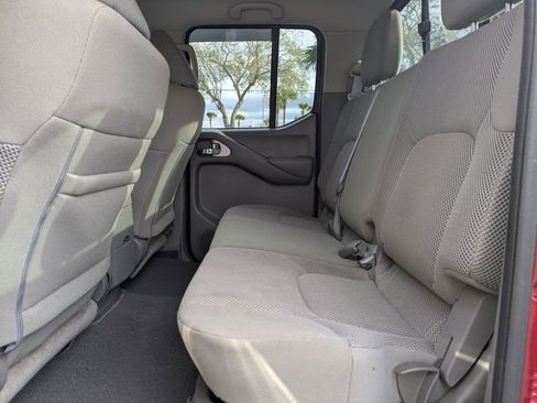 Used 2020 Nissan Frontier SV image 15