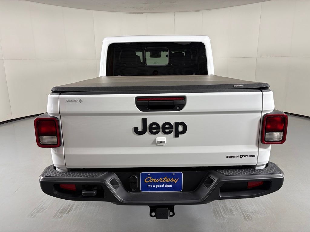 Used 2025 Jeep Gladiator Sport AWD/4WD image 7