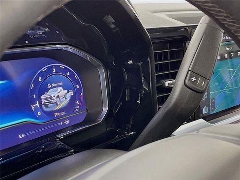 Used 2025 Chevrolet Silverado 2500 LT w/ Safety Package image 20