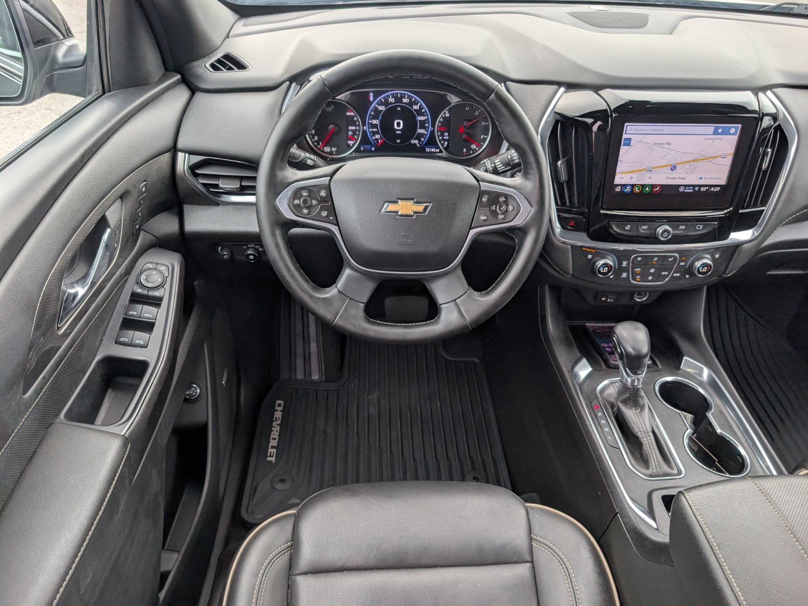 Used 2023 Chevrolet Traverse Premier FWD image 10