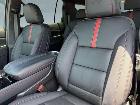 Used 2025 Chevrolet Traverse RS w/ LPO, Floor Liner Package FWD image 27