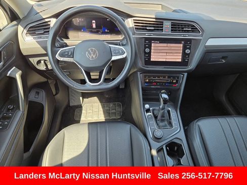Used 2024 Volkswagen Tiguan SE AWD/4WD image 15