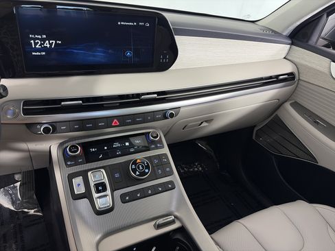Used 2025 Hyundai Palisade Calligraphy AWD/4WD image 4