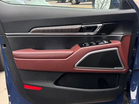 Used 2023 Kia Telluride EX image 13