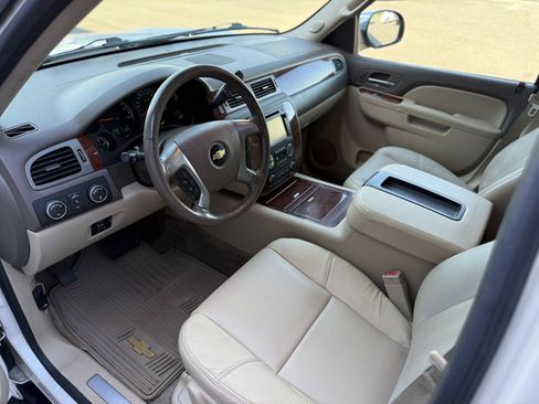 Used 2013 Chevrolet Tahoe LTZ AWD/4WD image 12