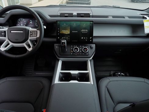 Used 2026 Land Rover Defender 110 S AWD/4WD image 9
