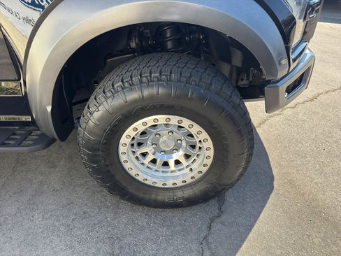 Used 2018 Ford F150 Raptor w/ Equipment Group 802A Luxury AWD/4WD image 6