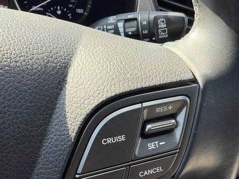 Used 2018 Hyundai Santa Fe Limited AWD/4WD image 19