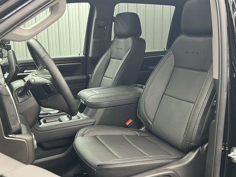 Used 2025 GMC Sierra 3500 Denali image 34