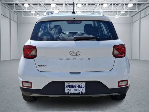 Certified 2025 Hyundai Venue SEL FWD image 5