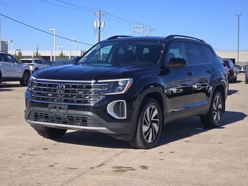 New 2026 Volkswagen Atlas SE FWD image 2
