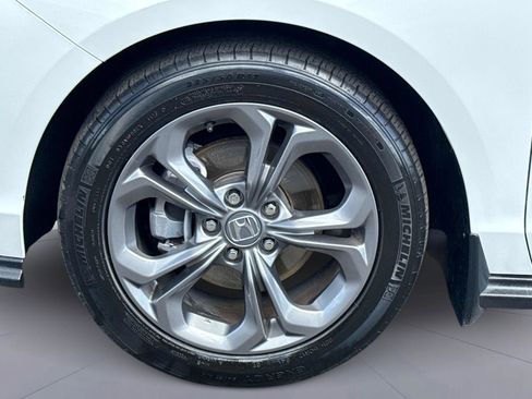 Certified 2024 Honda Accord EX image 11