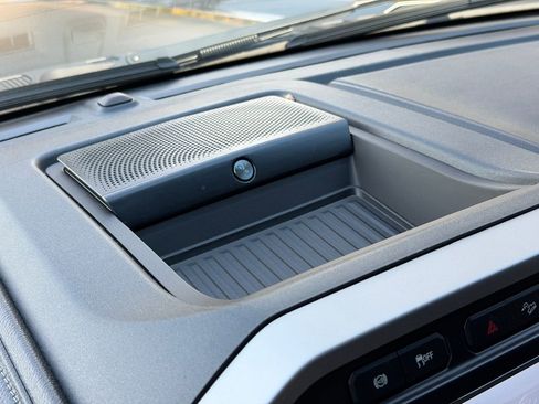 Used 2022 Ford F250 Lariat w/ Black Appearance Package image 23