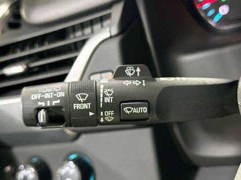 Used 2018 Chevrolet Suburban LS image 27