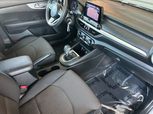 Used 2023 Kia Forte LXS w/ LXS Technology Package FWD image 19