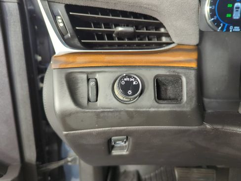 Used 2020 Cadillac Escalade ESV Premium Luxury RWD image 19