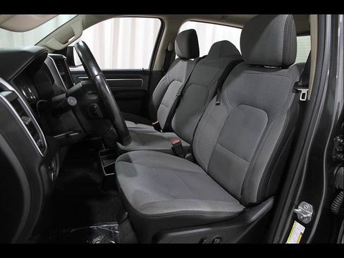 Used 2019 RAM 1500 Big Horn AWD/4WD image 5