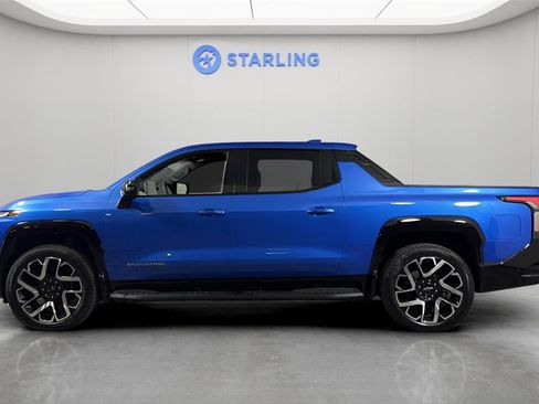 Certified 2025 Chevrolet Silverado EV RST image 3