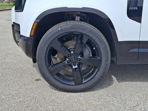 New 2026 Land Rover Defender 110 X-Dynamic SE AWD/4WD image 2