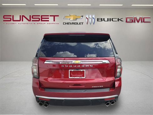 Certified 2024 Chevrolet Suburban Premier RWD image 5