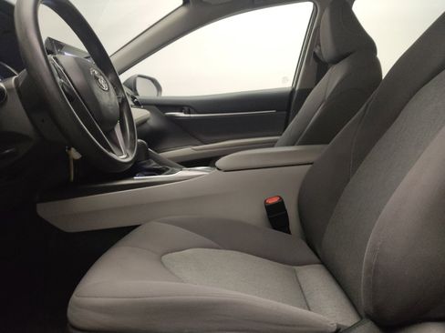 Used 2022 Toyota Camry LE image 17