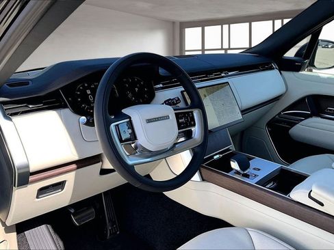 New 2026 Land Rover Range Rover SE image 6