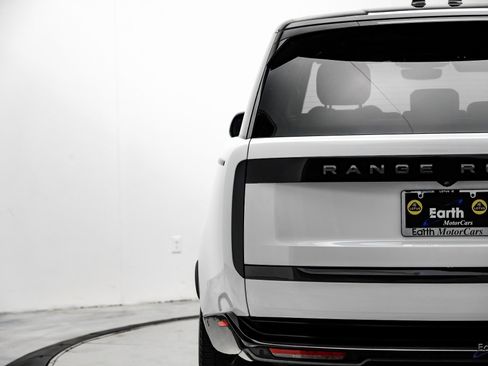 Used 2024 Land Rover Range Rover SE image 11