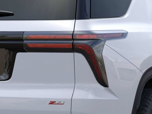 New 2026 Chevrolet Traverse Z71 w/ Driver Confidence Package AWD/4WD image 11