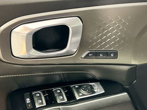 Used 2022 Kia Sorento SX image 16