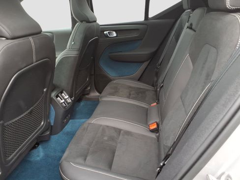 Used 2023 Volvo XC40 Recharge Ultimate image 14