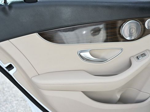 Used 2021 Mercedes-Benz C 300 Sedan w/ Premium Package image 11