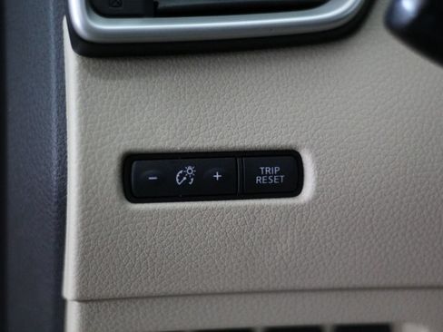 Used 2016 Nissan Rogue S w/ Appearance Package FWD image 40