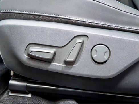 Used 2023 Kia Niro Wind w/ Wind Preserve Package FWD image 6