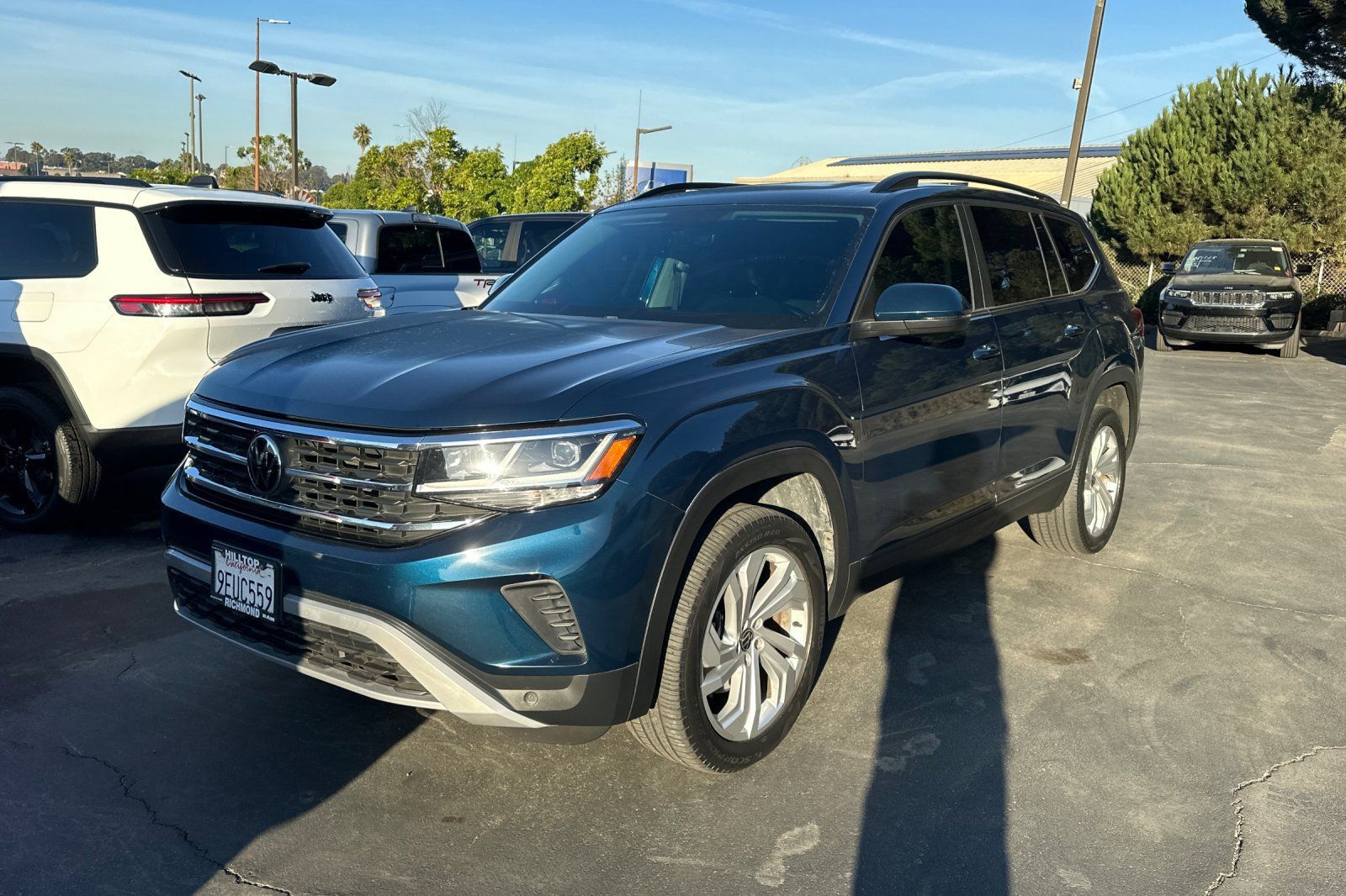 Used 2021 Volkswagen Atlas SE w/ Panoramic Sunroof Package FWD image 2