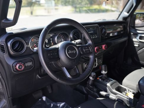 Used 2021 Jeep Wrangler Unlimited Sport AWD/4WD image 9