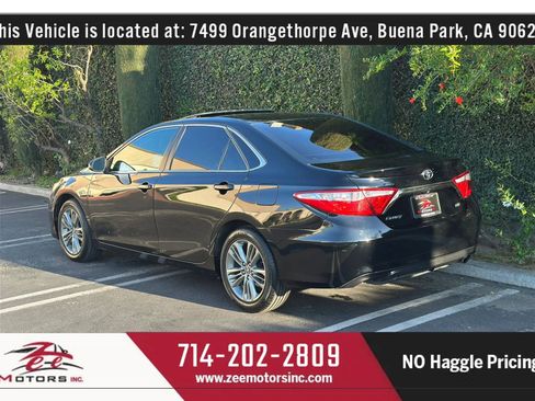 Used 2017 Toyota Camry SE w/ Moonroof Package image 9