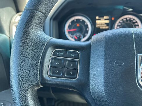 Used 2017 RAM 1500 Express AWD/4WD image 25