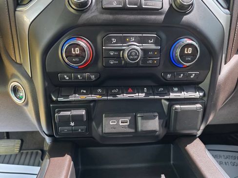 Used 2019 Chevrolet Silverado 1500 LTZ w/ LTZ Texas Edition AWD/4WD image 28