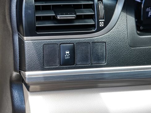 Used 2013 Toyota Camry XLE FWD image 22