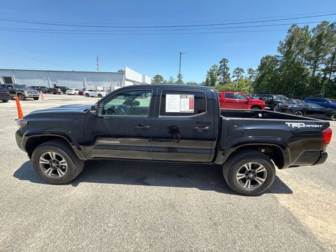 Used 2019 Toyota Tacoma TRD Sport RWD image 7