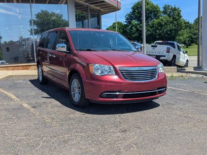 Used 2014 Chrysler Town & Country Touring-L w/ Driver Convenience Group